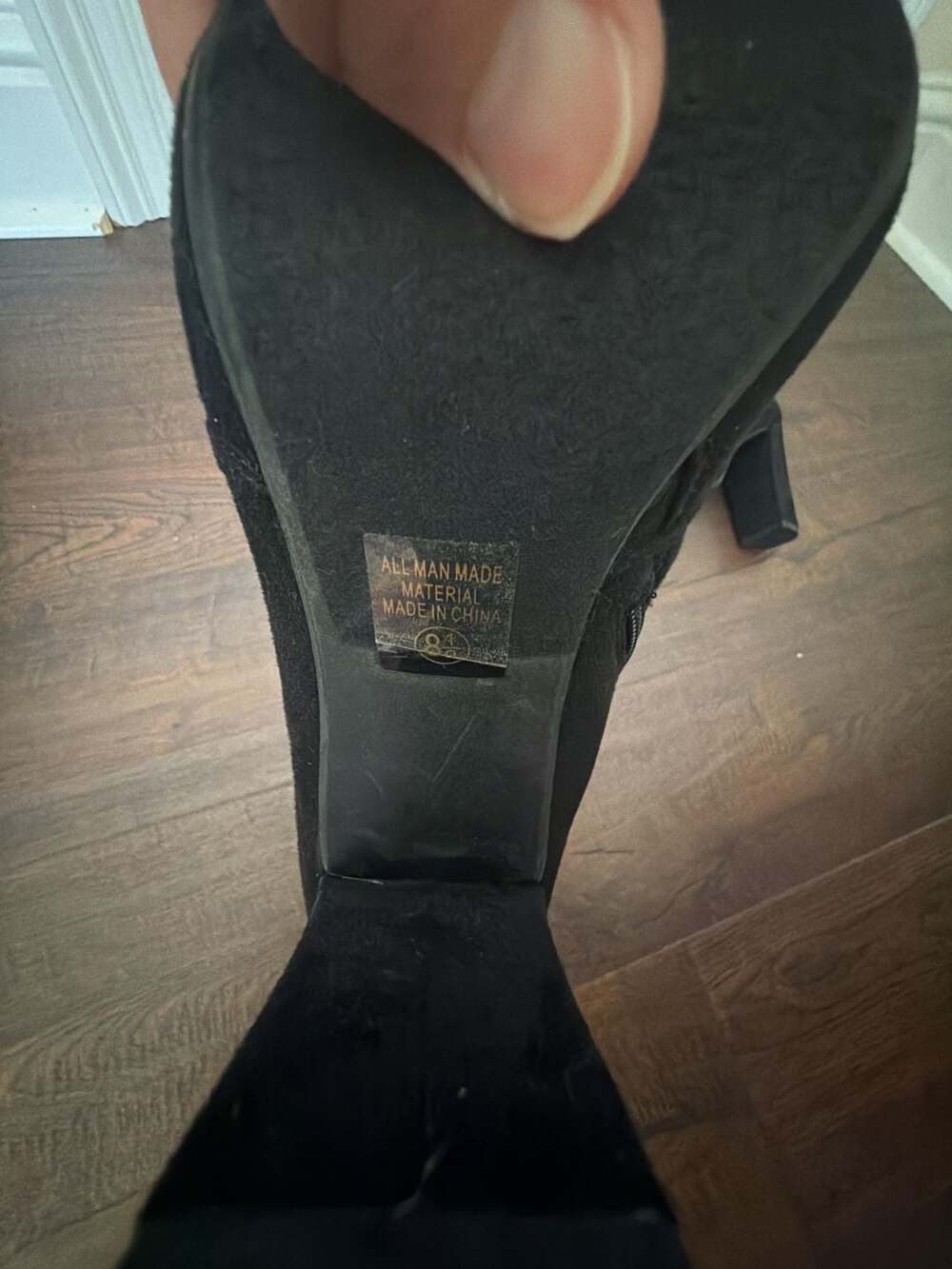 Delicious Black Ankle Boots Size 8.5 Gold Chain Heeled Pointed Toe Shoes - Picture 5 of 6